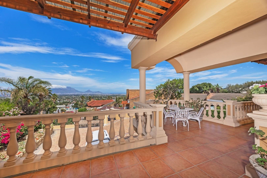 4 Bedroom Property for Sale in Plattekloof Western Cape